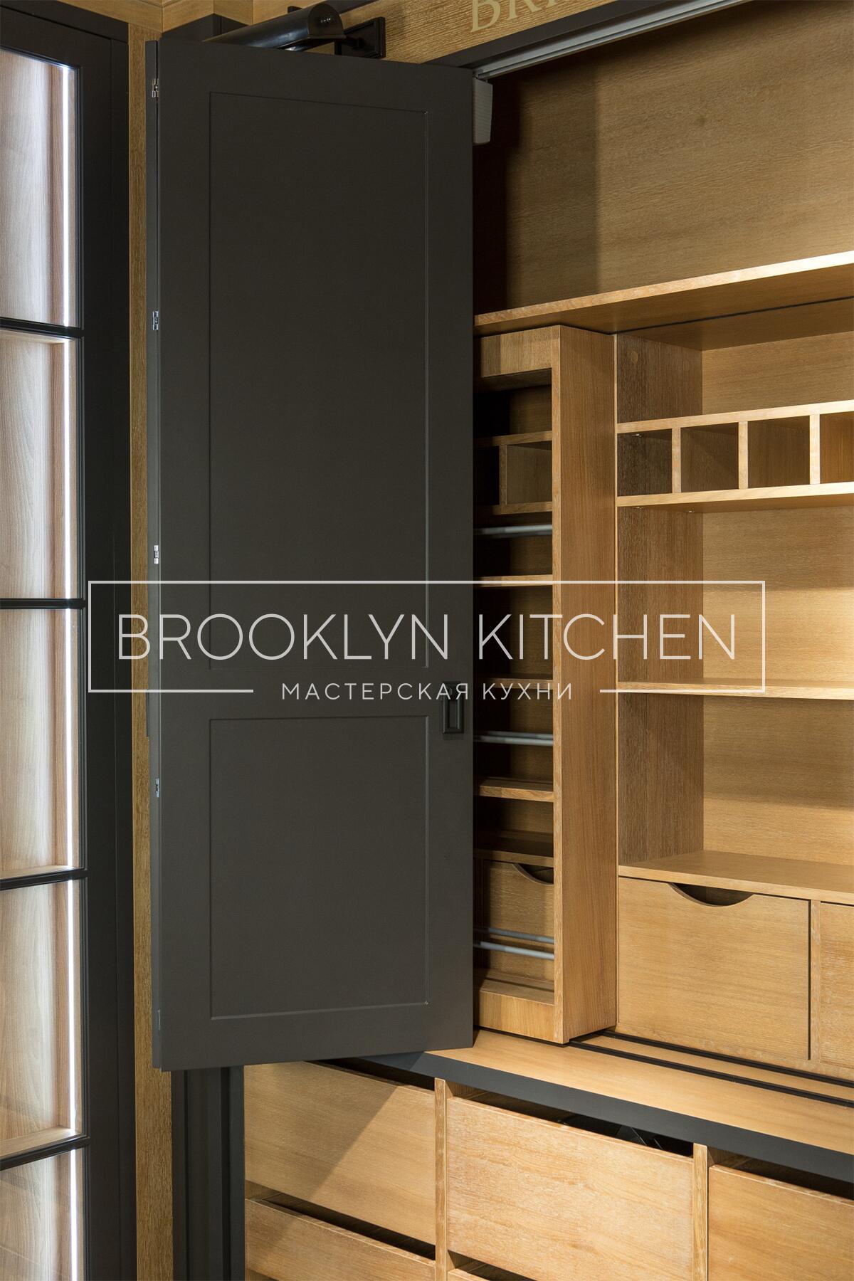 Многофункциональный остров с фасадами под эмалью и подсветкой