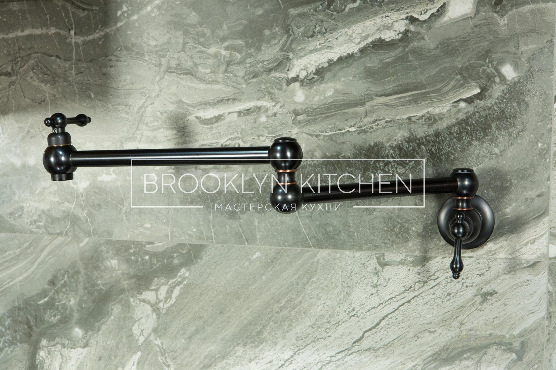 Многофункциональный остров с фасадами под эмалью и подсветкой