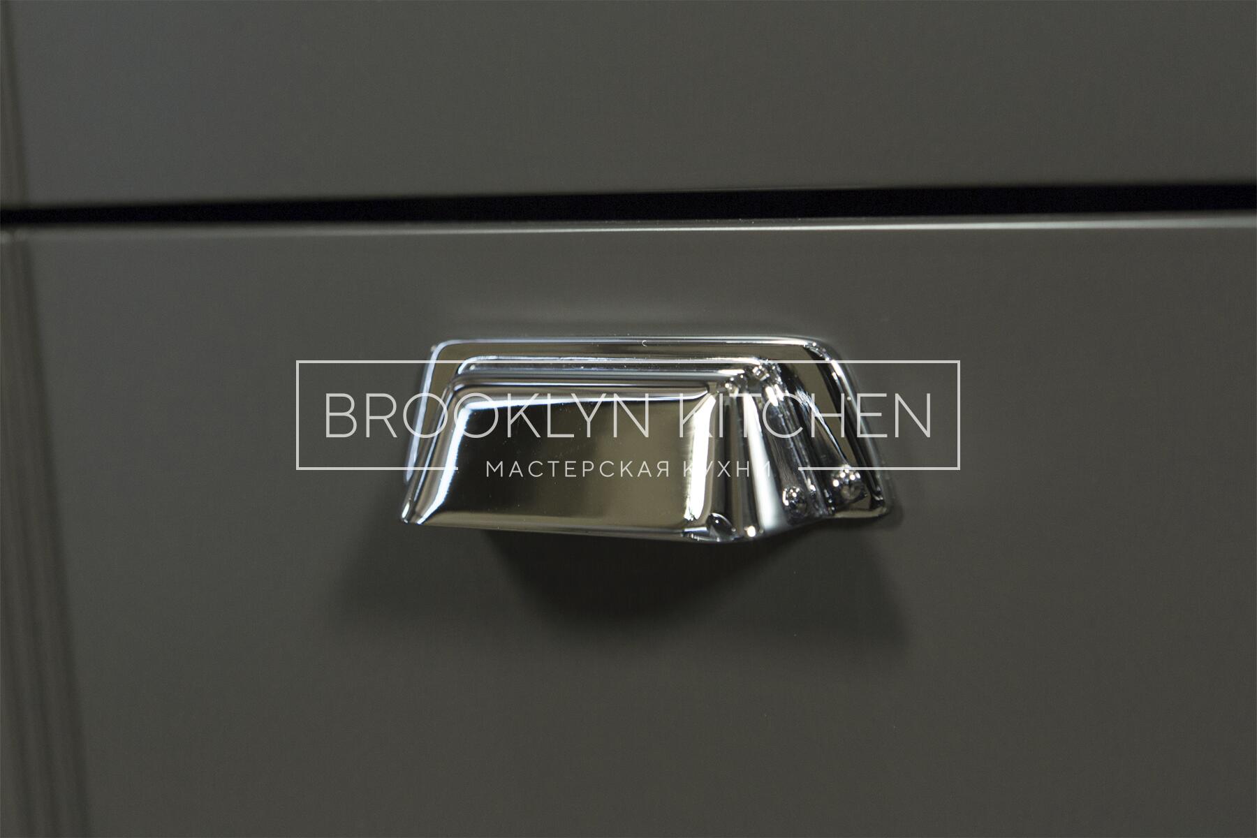 Многофункциональный остров с фасадами под эмалью и подсветкой