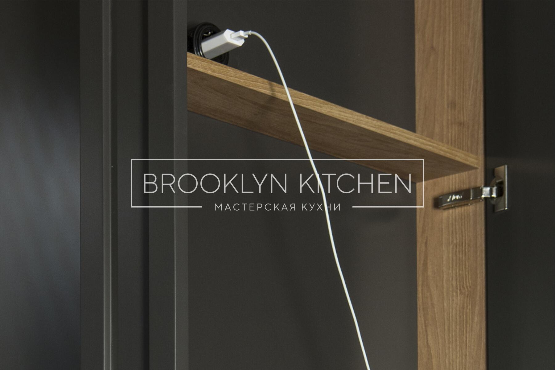 Многофункциональный остров с фасадами под эмалью и подсветкой