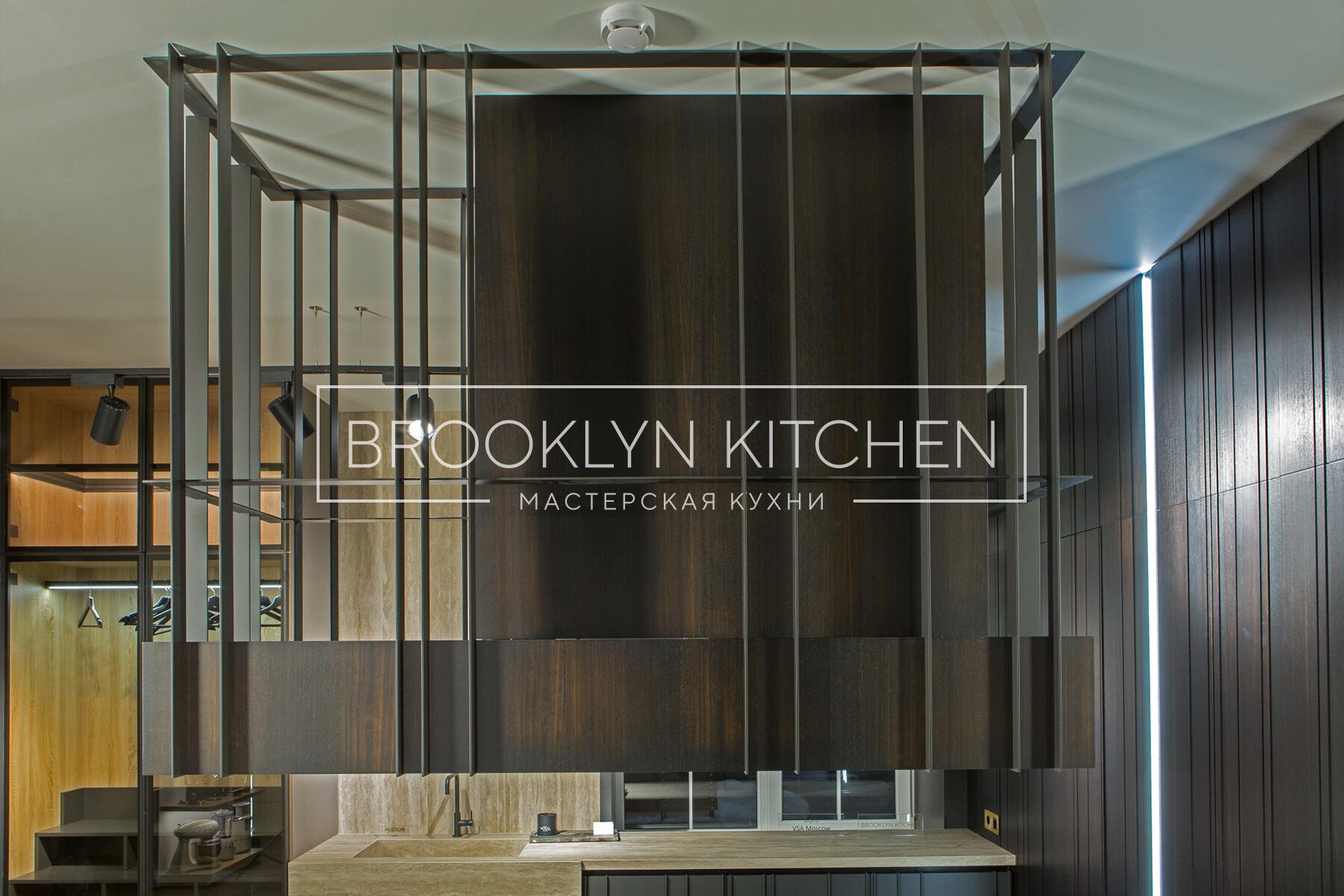 Многофункциональный остров с фасадами под эмалью и подсветкой