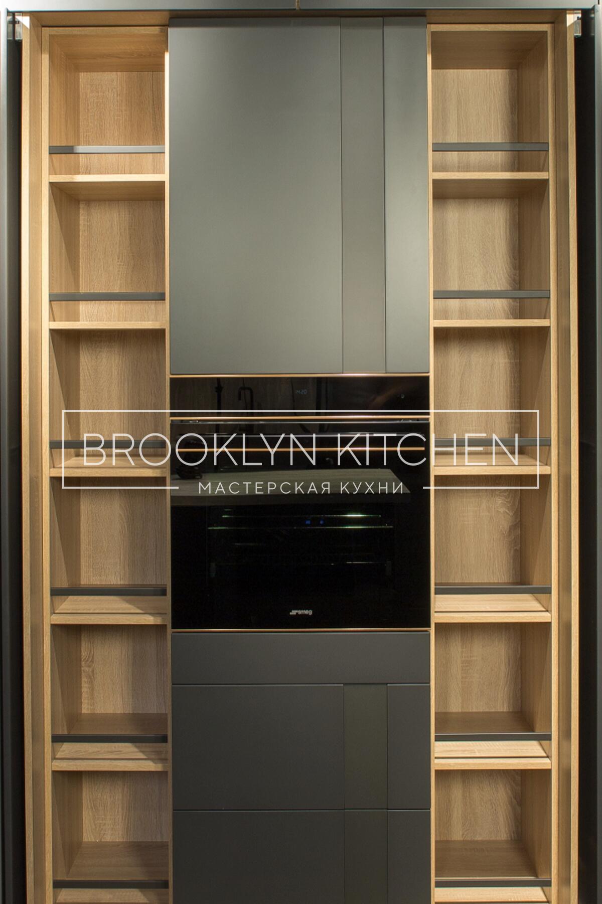 Многофункциональный остров с фасадами под эмалью и подсветкой